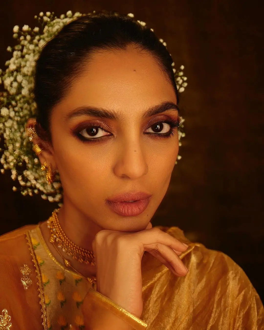 Sobhita Dhulipala Photos In Beautiful Earrings Jewellery Orange Saree